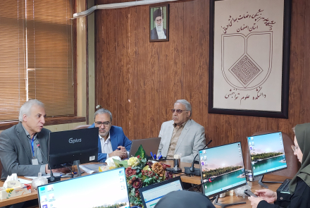 برگزاری نشست صمیمانه اعضای مرکز تحقیقات ناهنجاری‌های جمجمه‌ای-صورتی با مسئولانی از معاونت تحقیقات و فنآوری