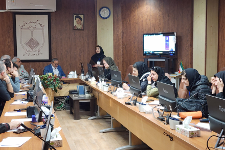 برگزاری نشست صمیمانه اعضای مرکز تحقیقات ناهنجاری‌های جمجمه‌ای-صورتی با مسئولانی از معاونت تحقیقات و فنآوری